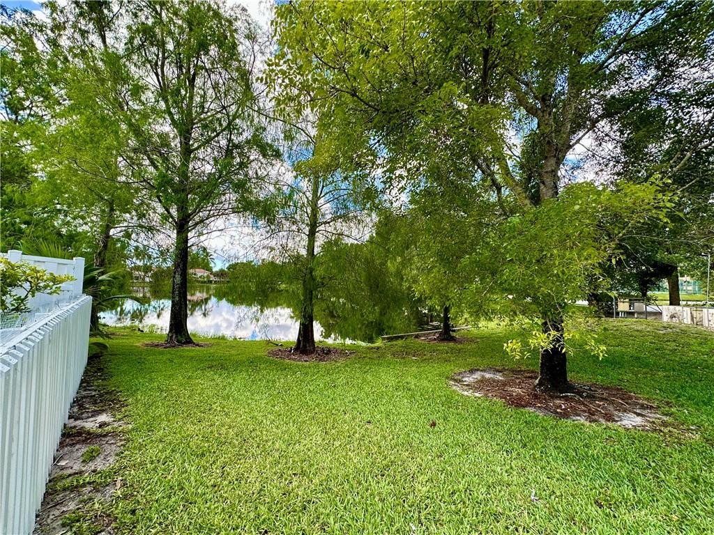 LAKES OF NEWPORT II - Residential Lease