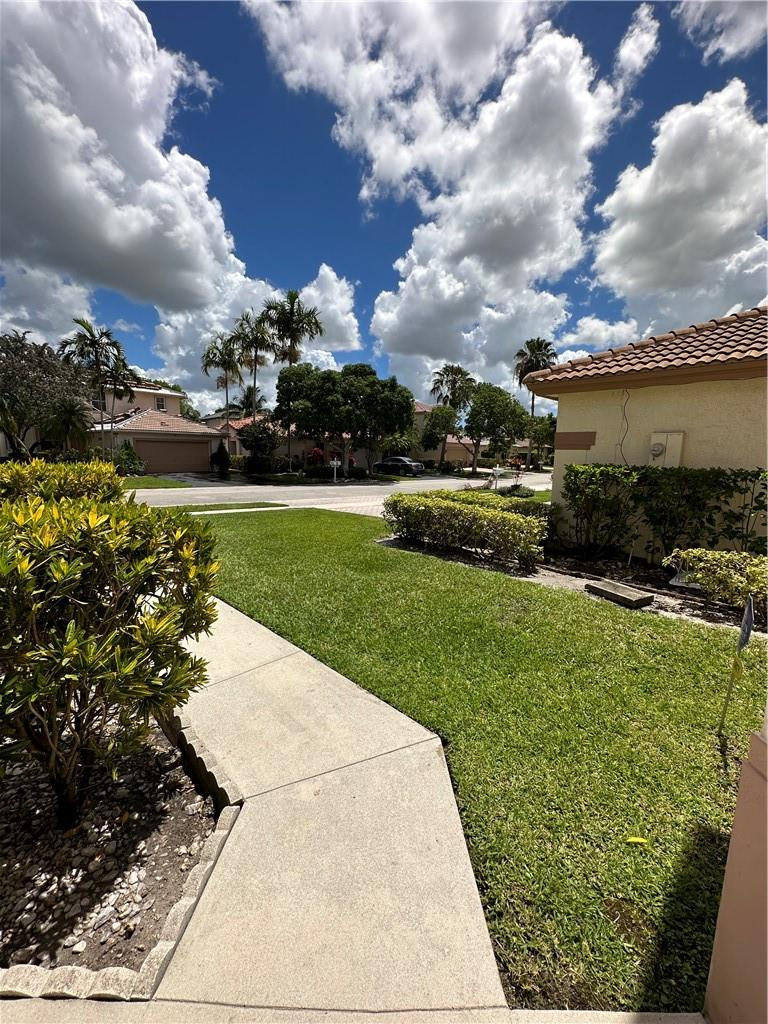 LAKES OF NEWPORT II - Residential Lease