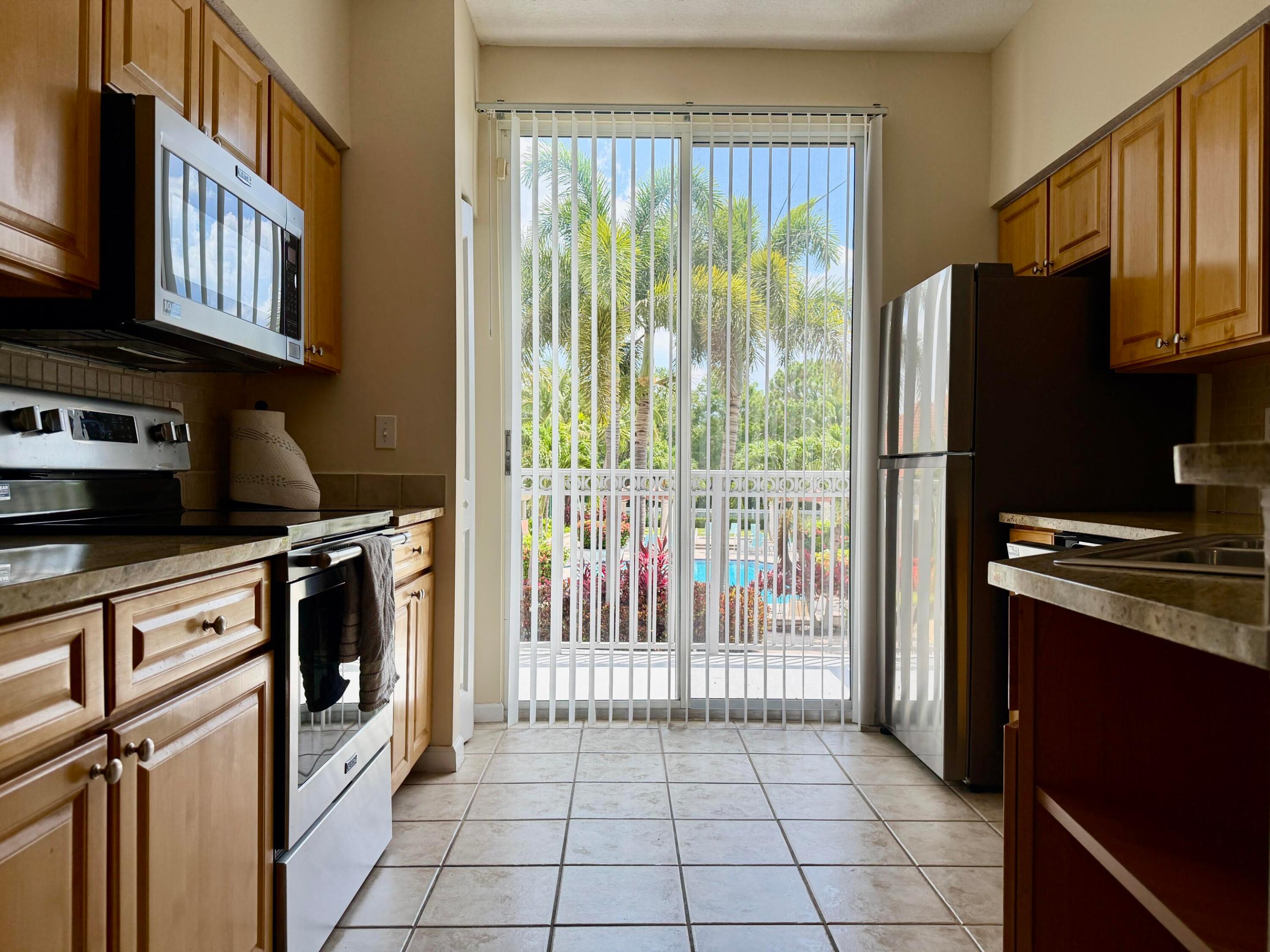 TIERRA VERDE AT DELRAY BE - Residential Lease