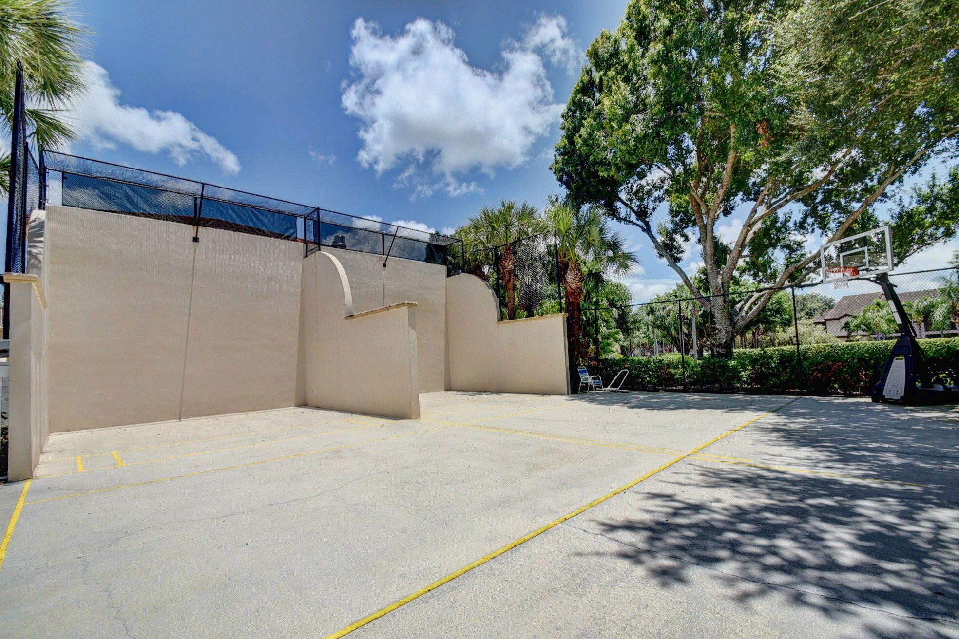 ALEXANDRA VILLAGE CONDO PLATINA - Residential