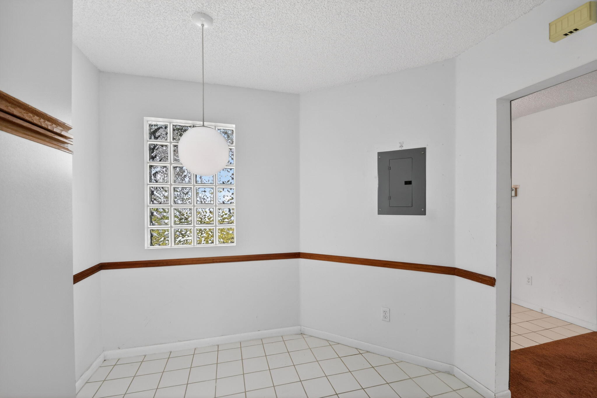 ALEXANDRA VILLAGE CONDO PLATINA - Residential