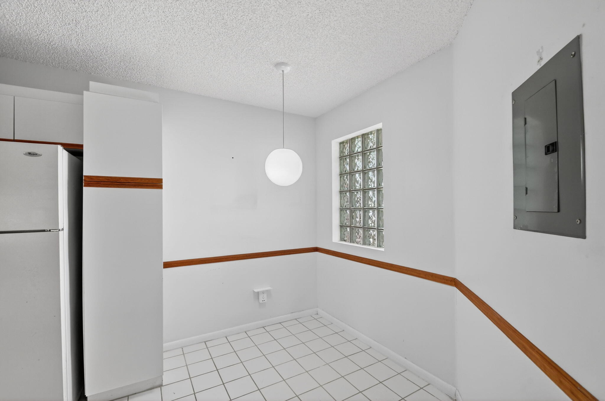 ALEXANDRA VILLAGE CONDO PLATINA - Residential