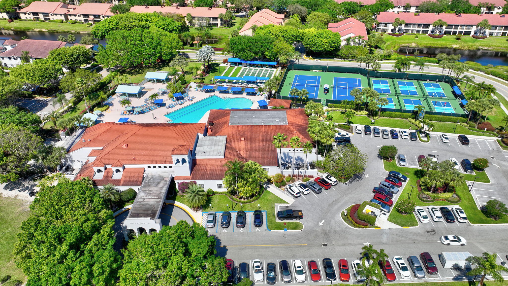 ALEXANDRA VILLAGE CONDO PLATINA - Residential