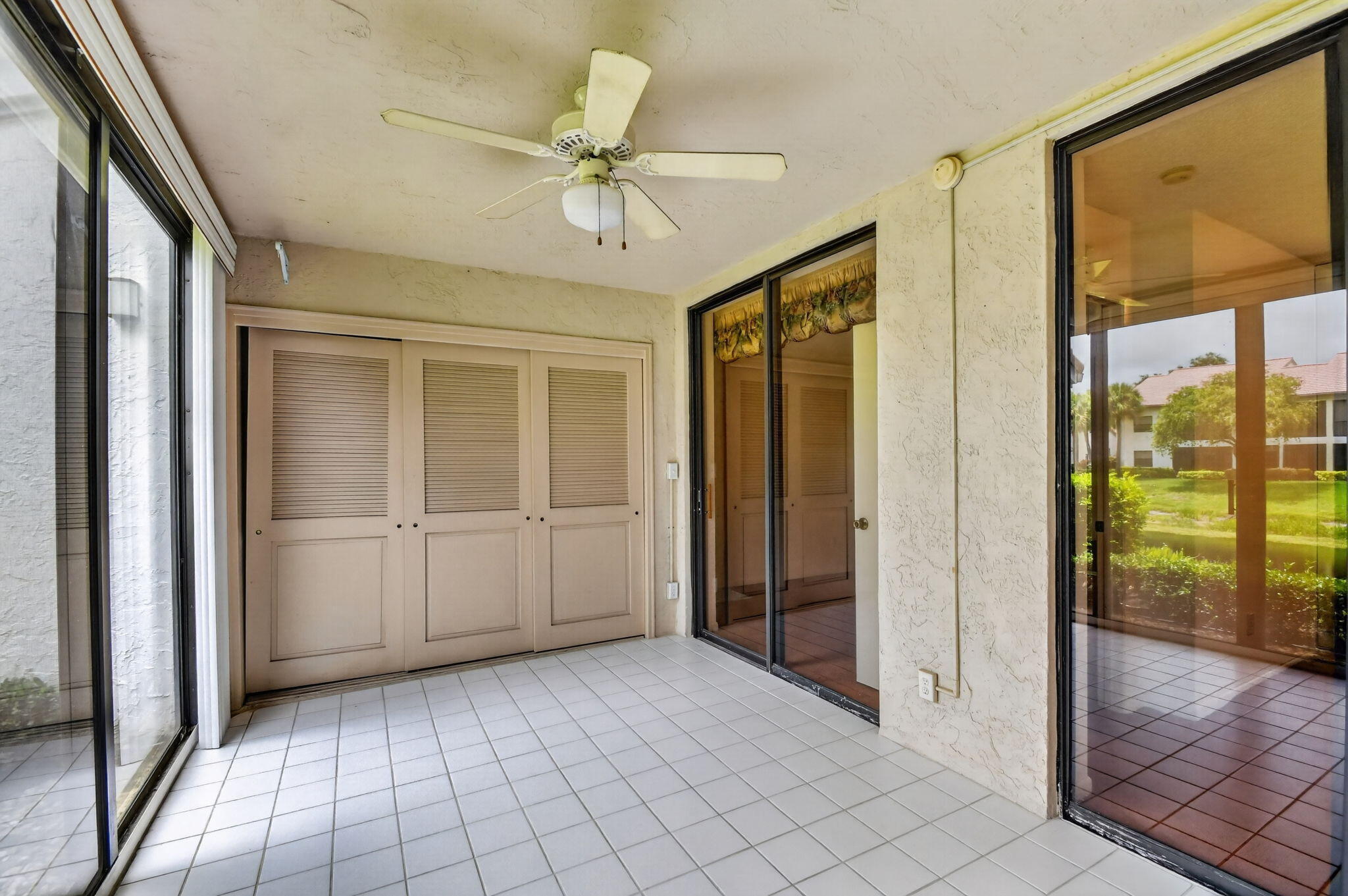 ALEXANDRA VILLAGE CONDO PLATINA - Residential