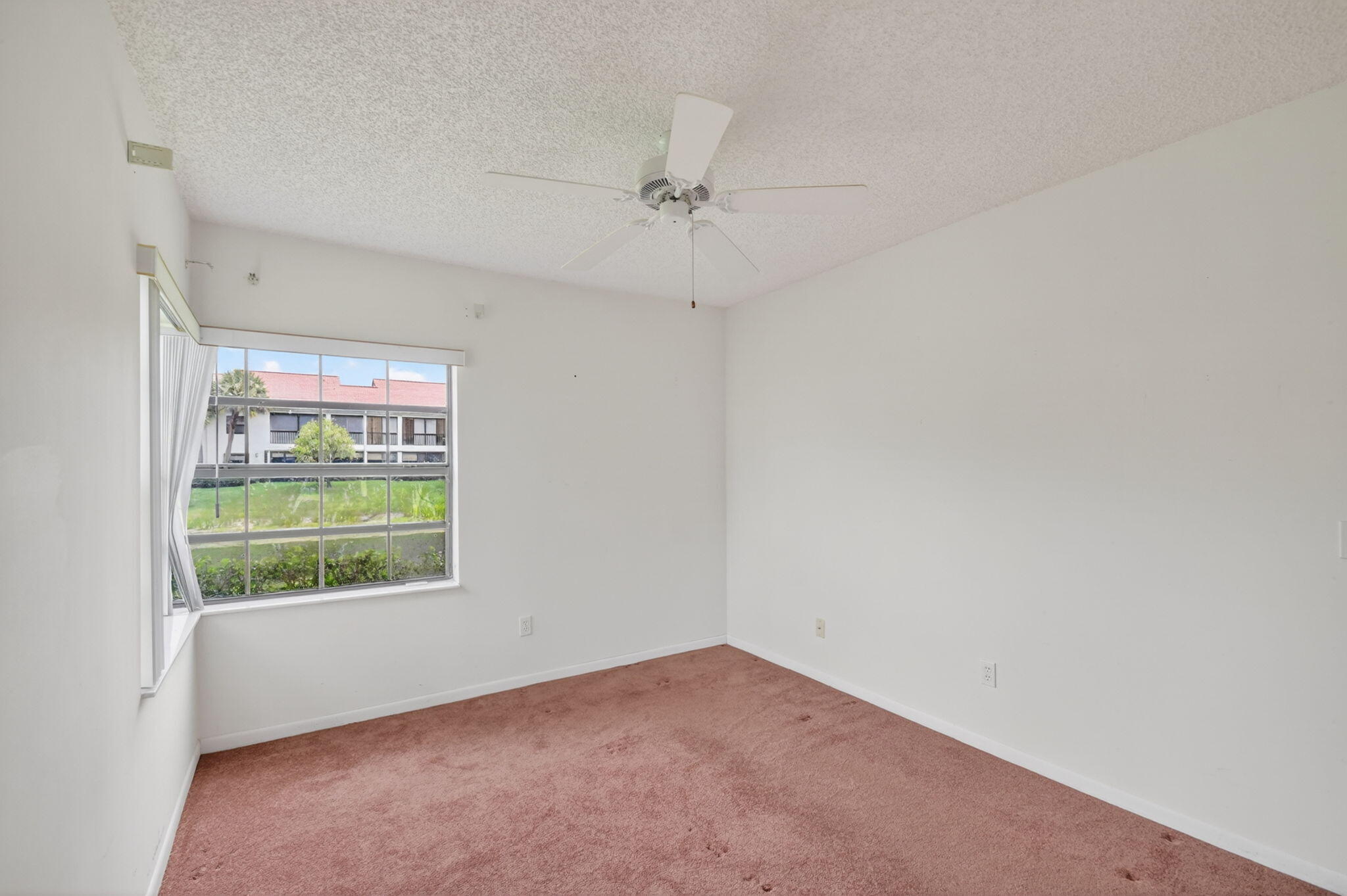 ALEXANDRA VILLAGE CONDO PLATINA - Residential