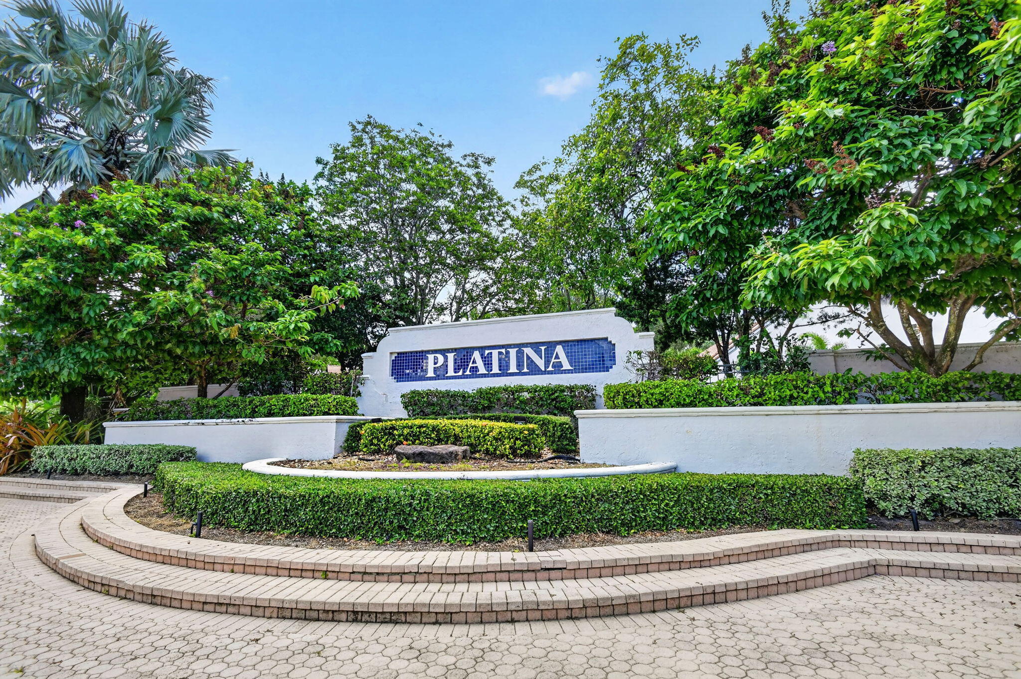 ALEXANDRA VILLAGE CONDO PLATINA - Residential