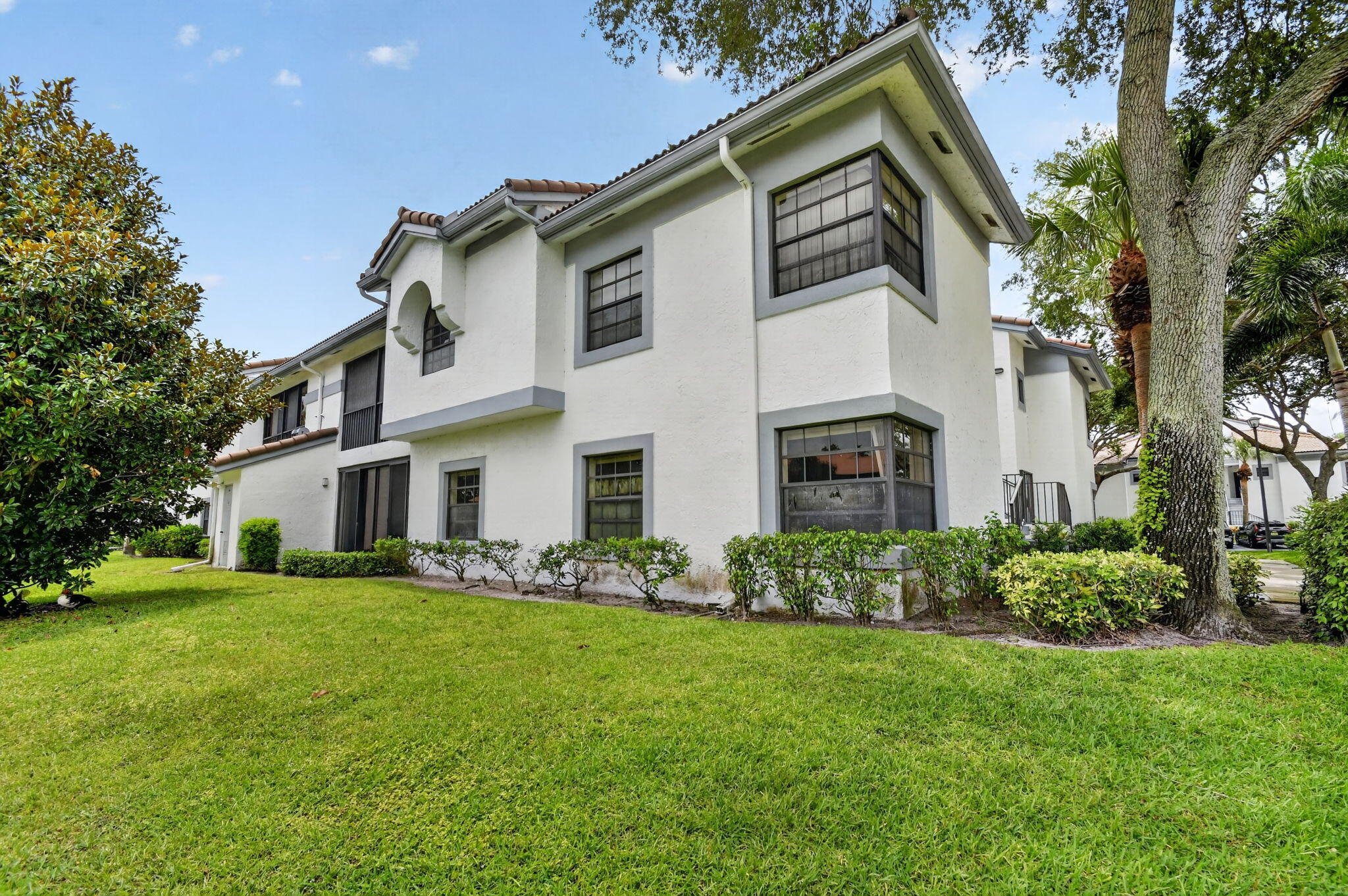 ALEXANDRA VILLAGE CONDO PLATINA - Residential