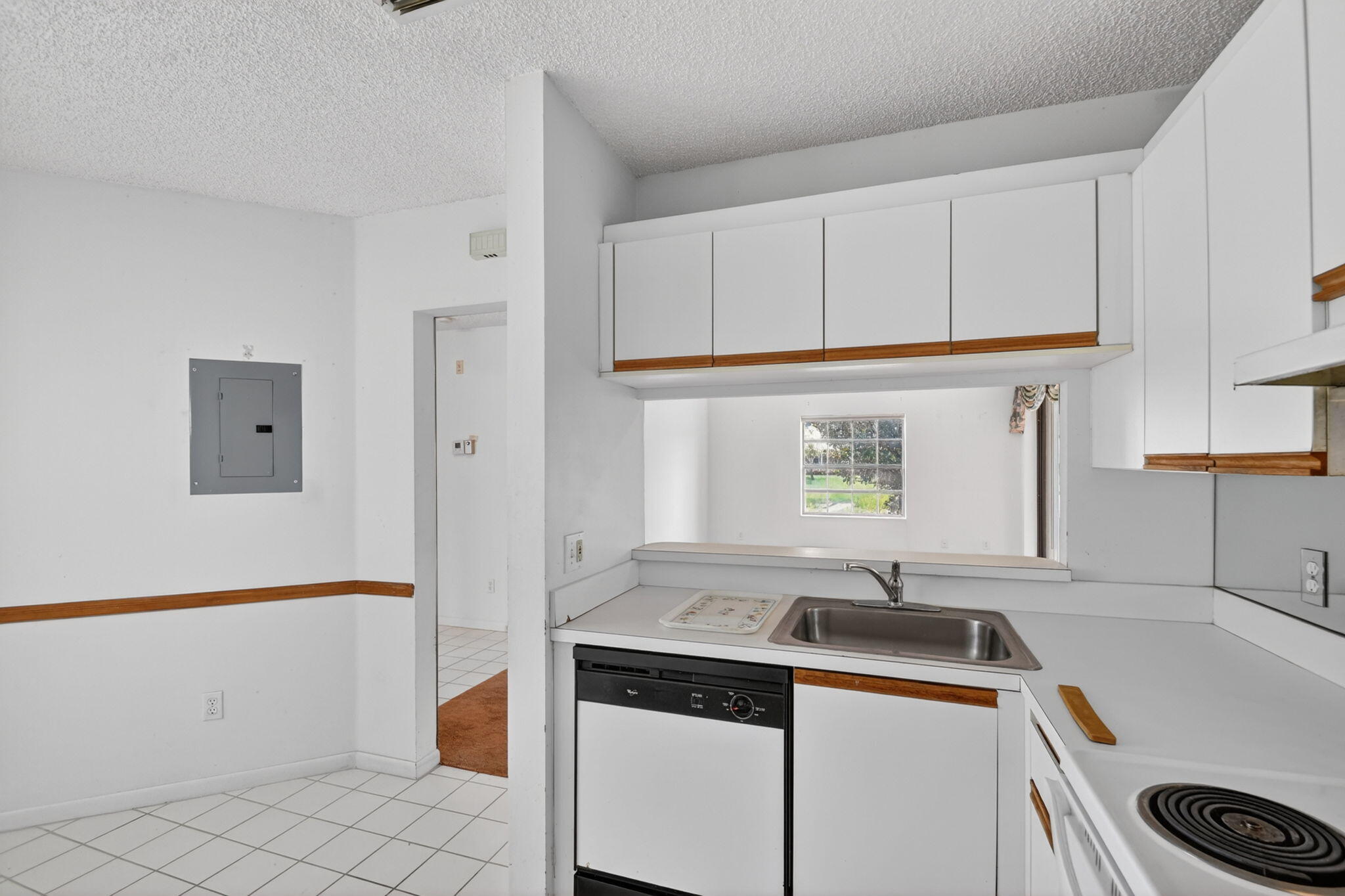 ALEXANDRA VILLAGE CONDO PLATINA - Residential