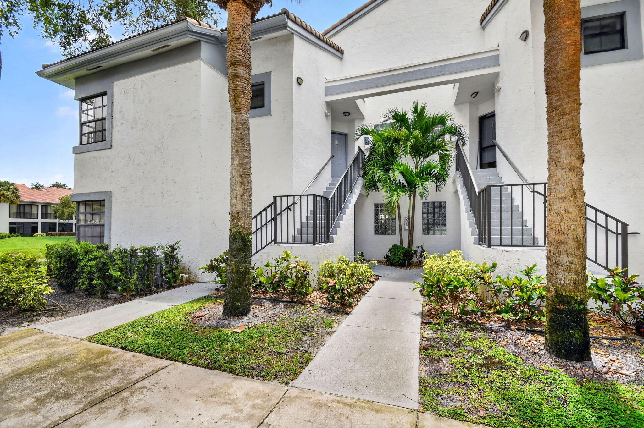 ALEXANDRA VILLAGE CONDO PLATINA - Residential