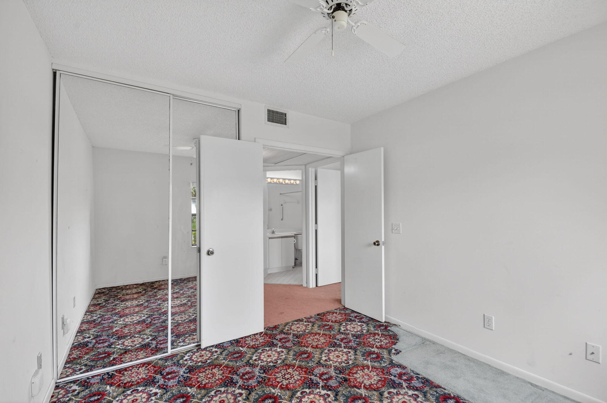ALEXANDRA VILLAGE CONDO PLATINA - Residential