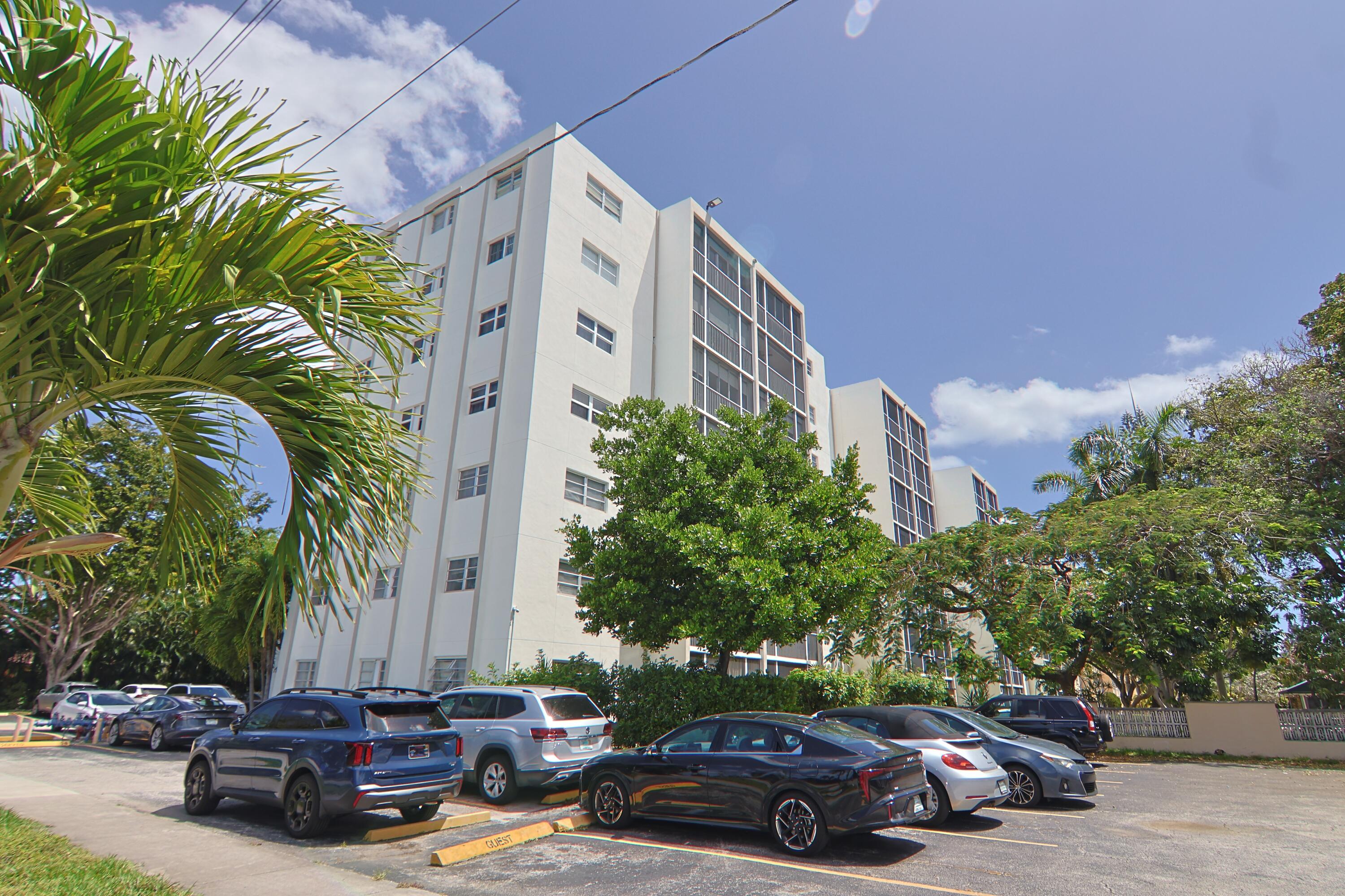 MEADOWBROOK CONDO APTS BLDG 7 - Residential