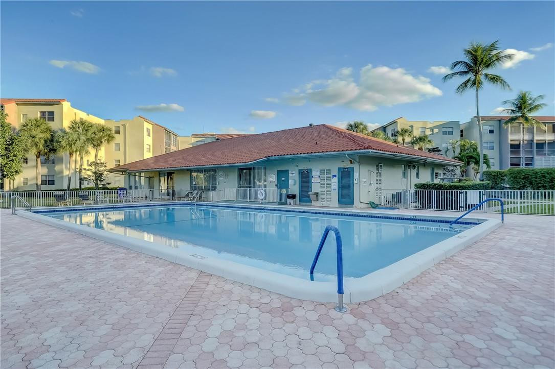 COURTYARDS OF BROWARD - Residential