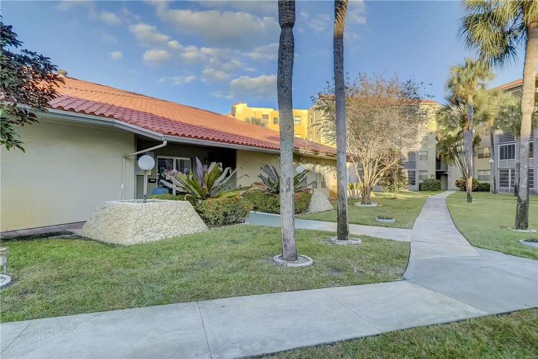 COURTYARDS OF BROWARD - Residential