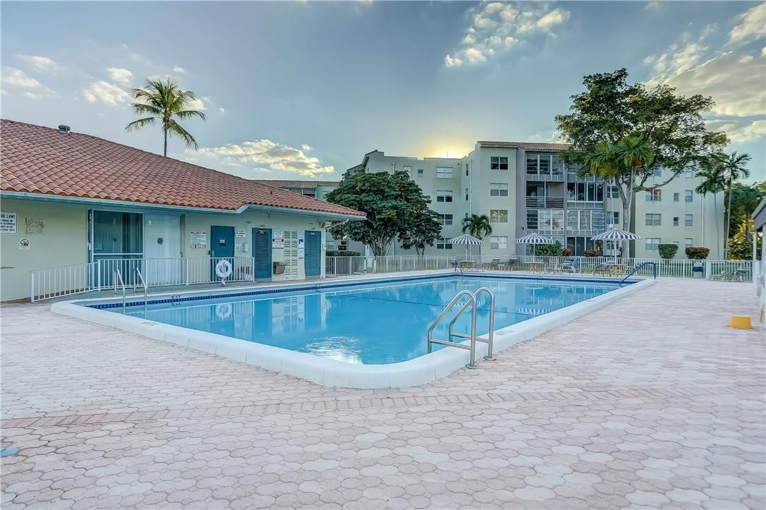COURTYARDS OF BROWARD - Residential