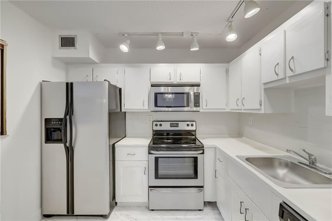 COURTYARDS OF BROWARD - Residential