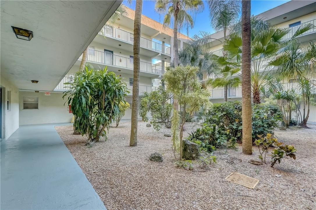 COURTYARDS OF BROWARD - Residential