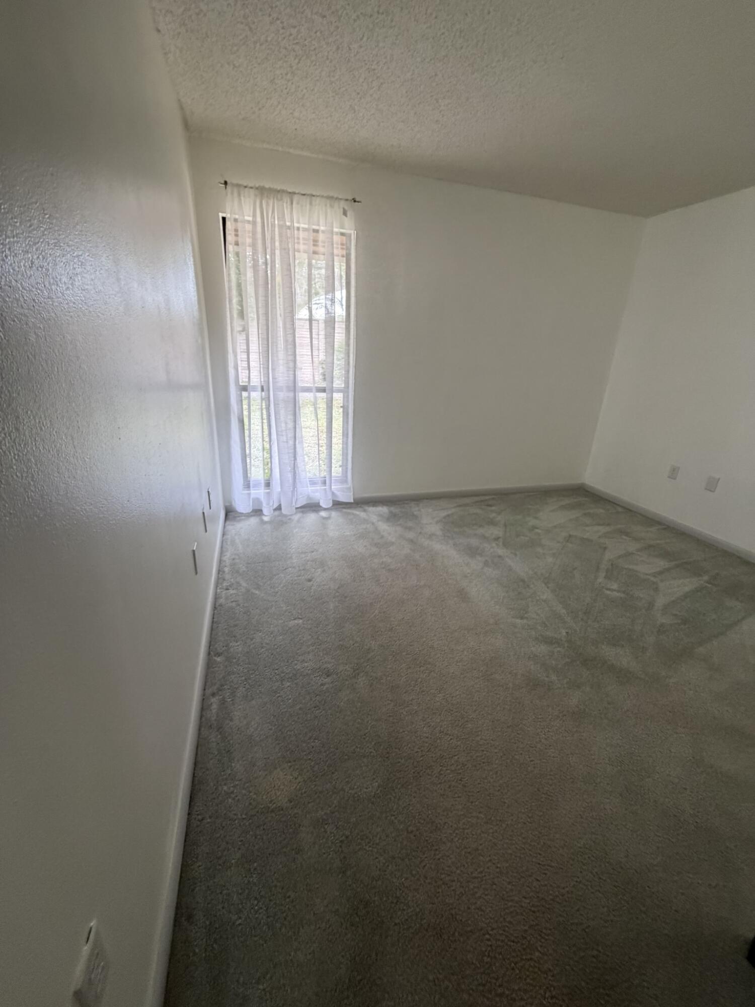 OAK LAKE VILLAS - Residential Lease