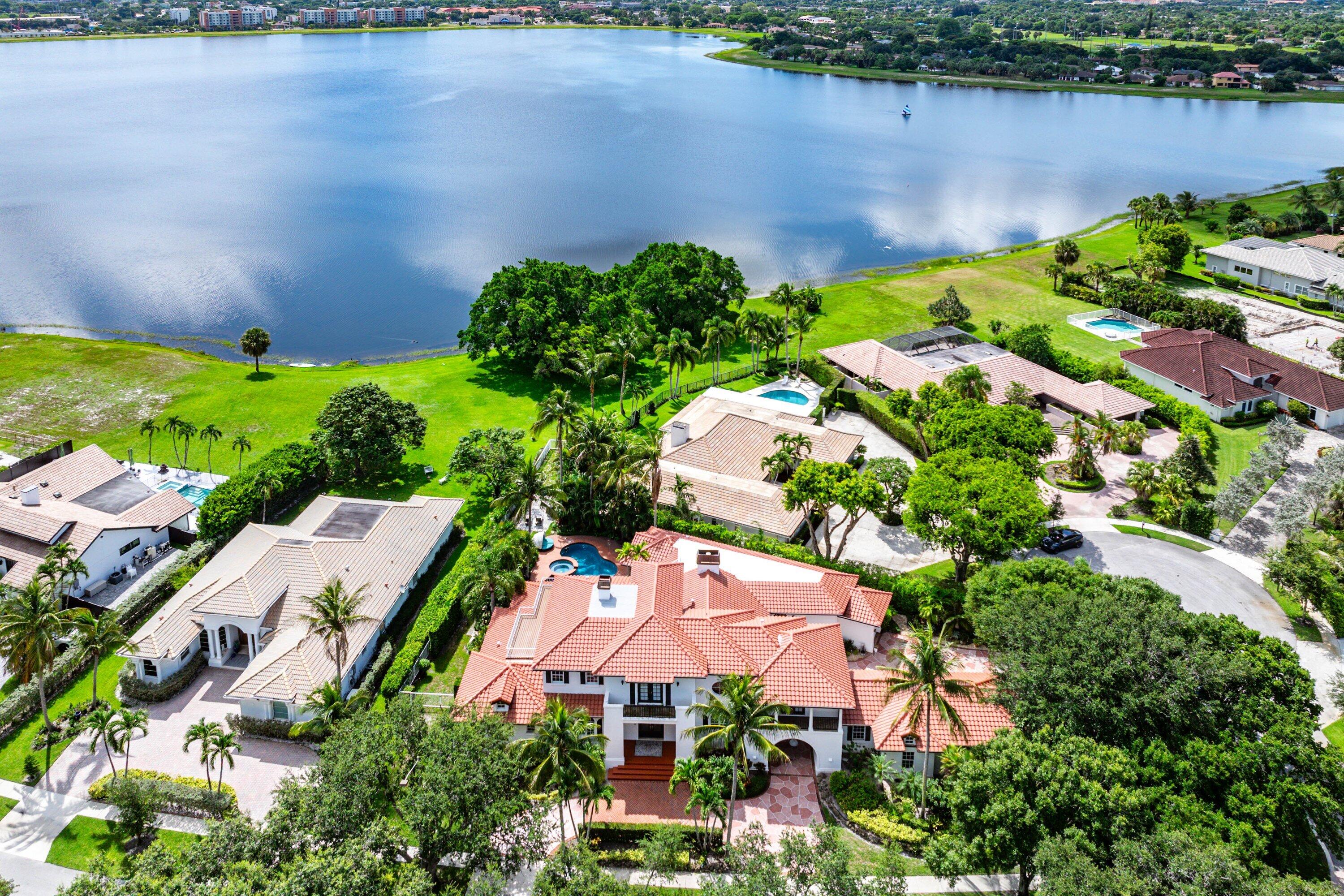 PRESIDENT COUNTRY CLUB 4 - Residential
