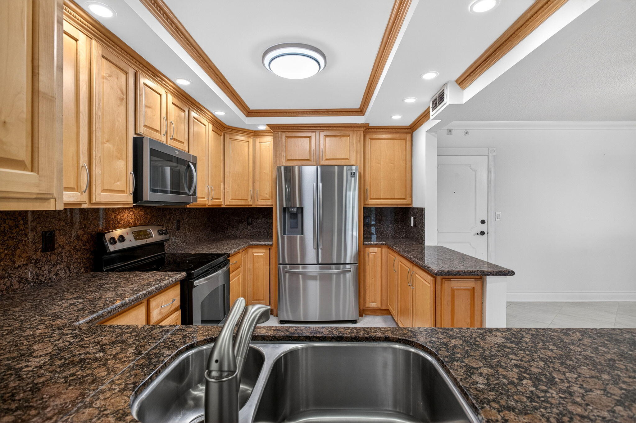 PARLIAMENT HOUSE CONDO - Residential