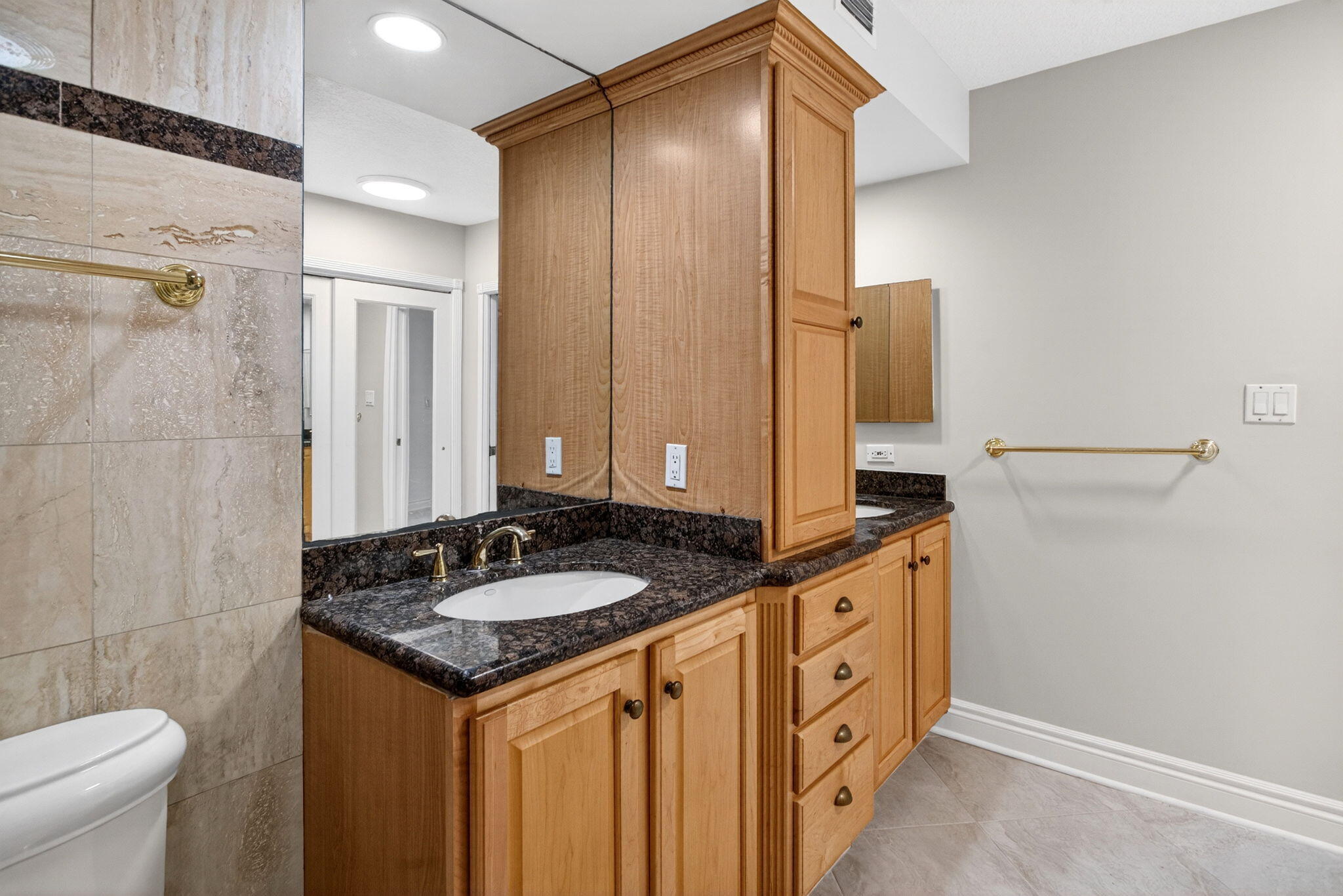 PARLIAMENT HOUSE CONDO - Residential