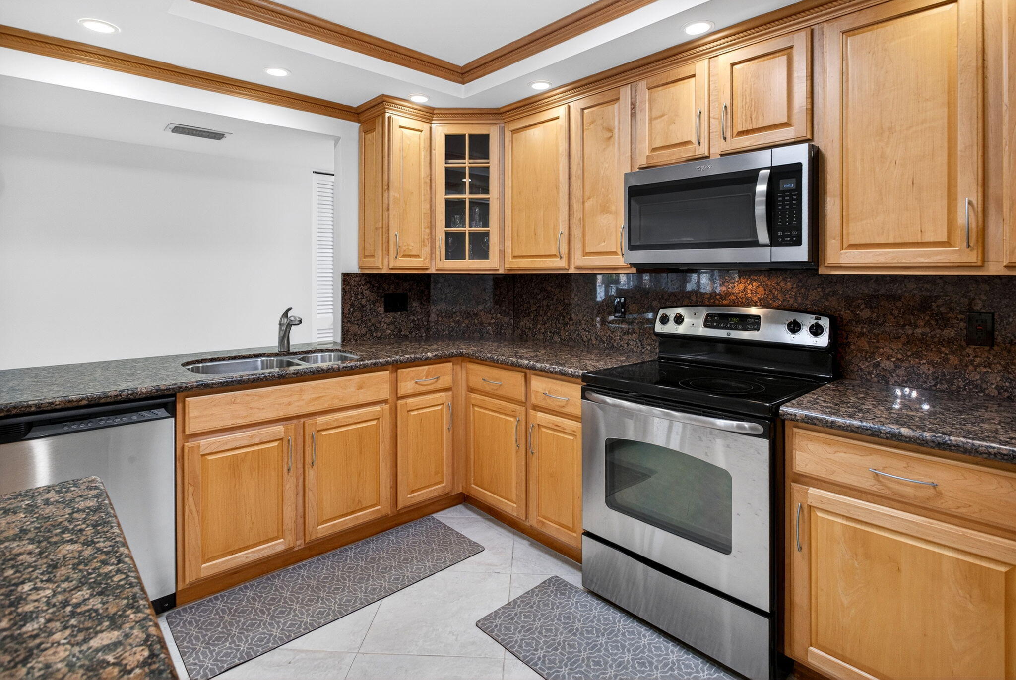 PARLIAMENT HOUSE CONDO - Residential