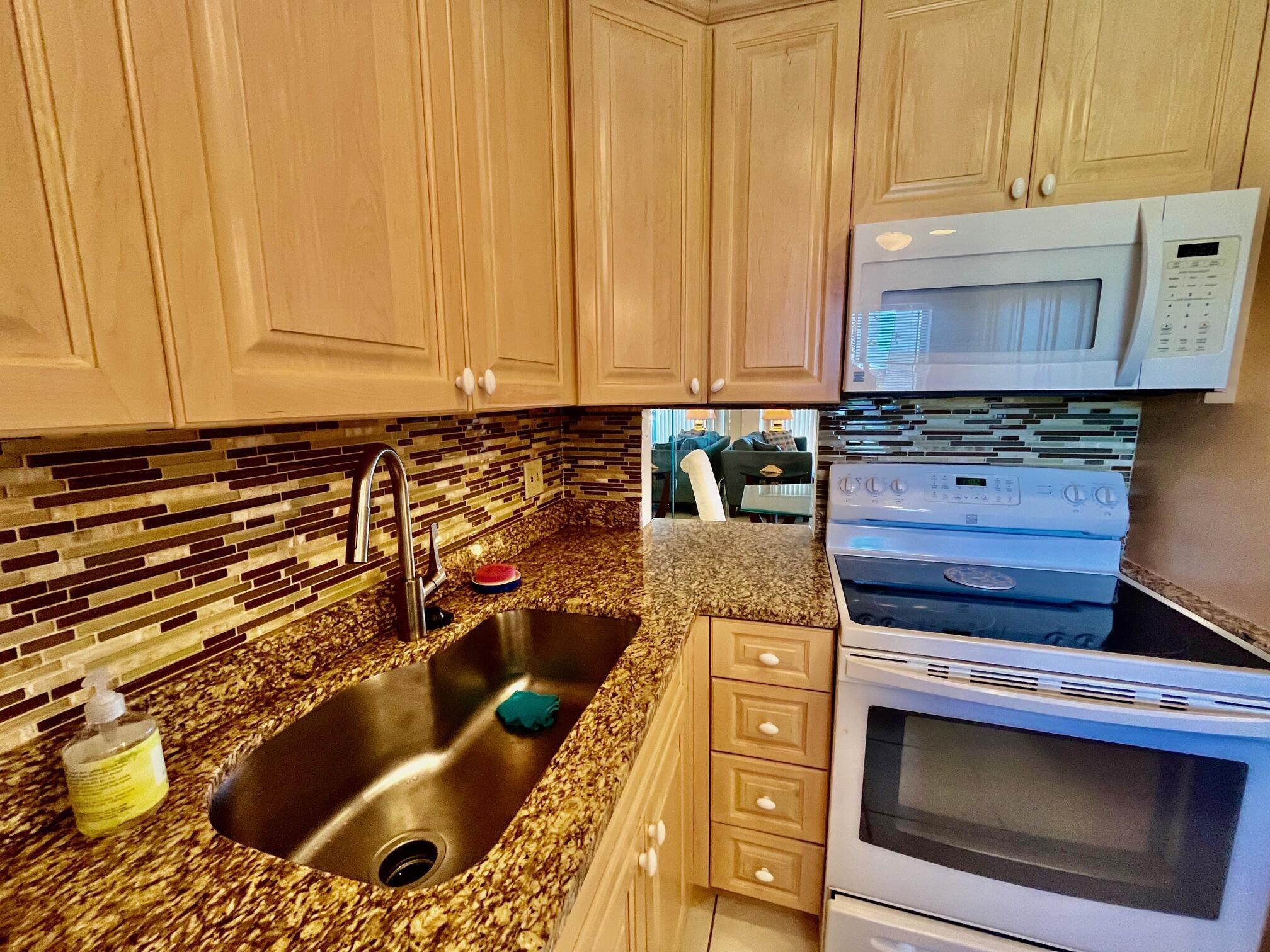 FOUNTAINS OF PALM BEACH CONDO 7 - Residential