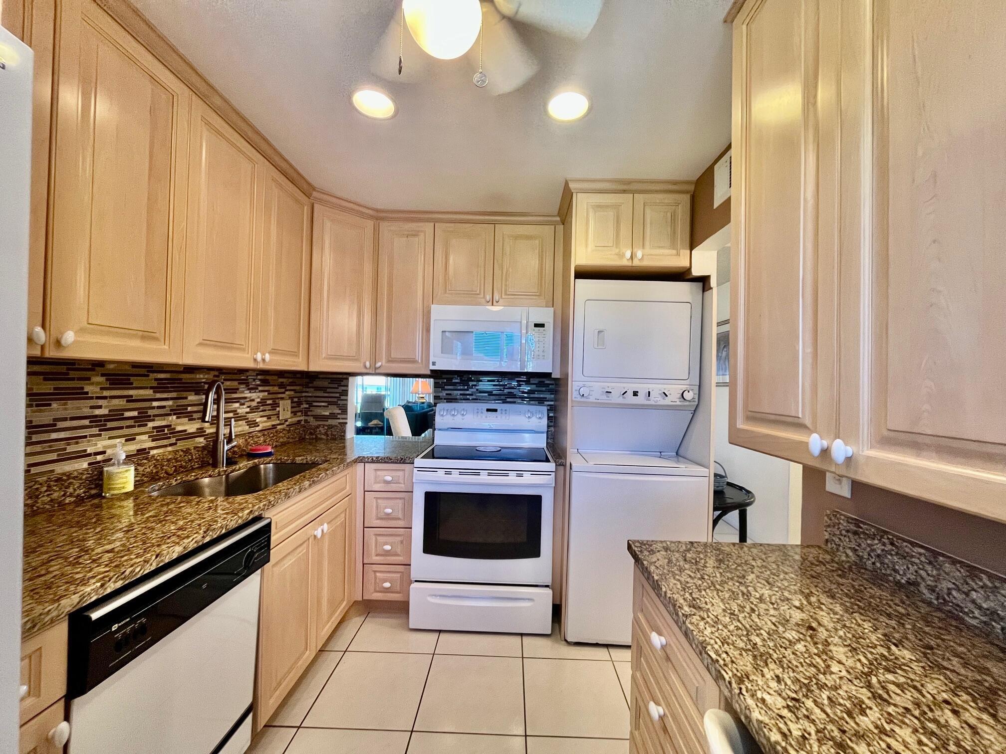 FOUNTAINS OF PALM BEACH CONDO 7 - Residential