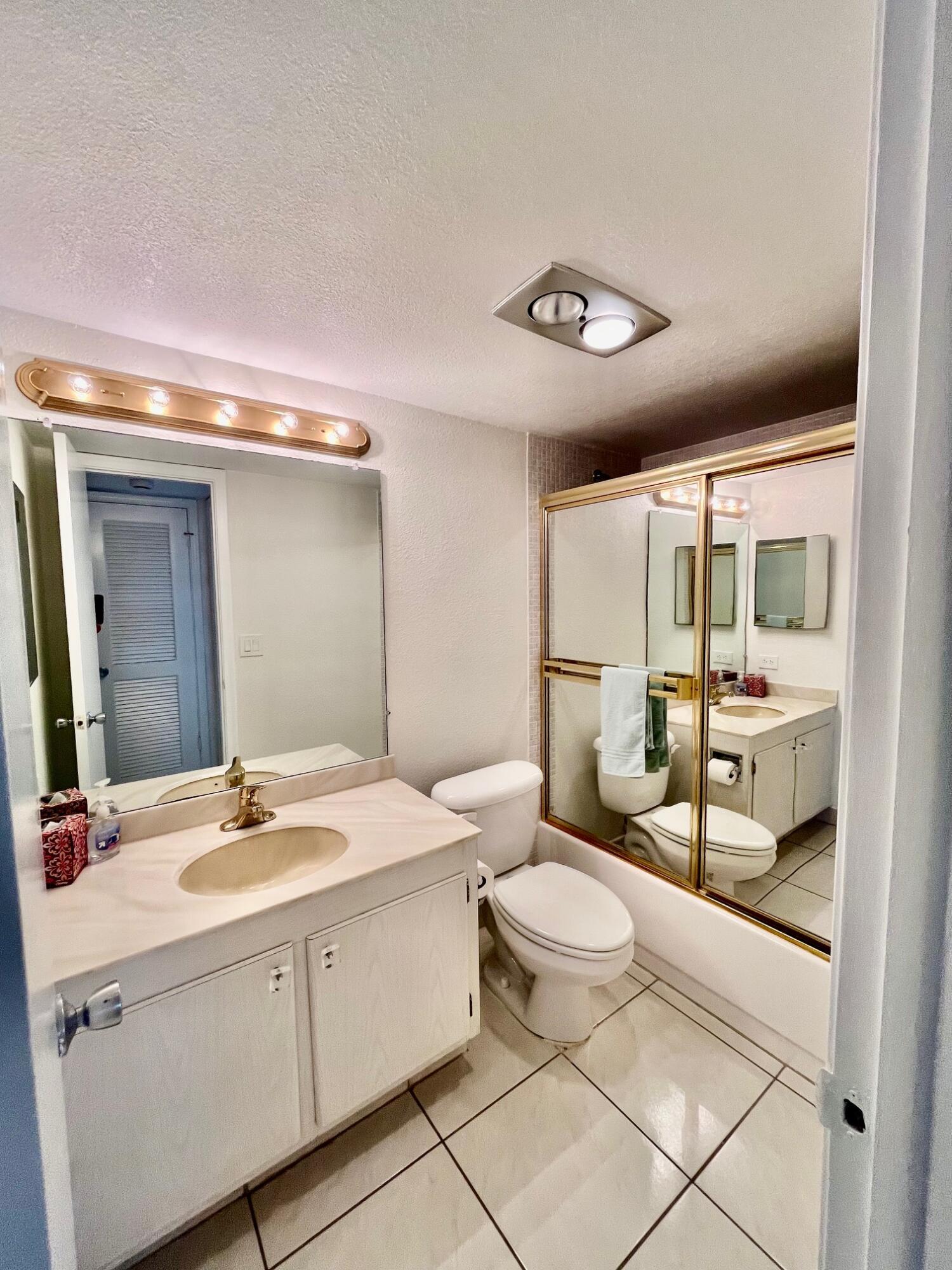 FOUNTAINS OF PALM BEACH CONDO 7 - Residential