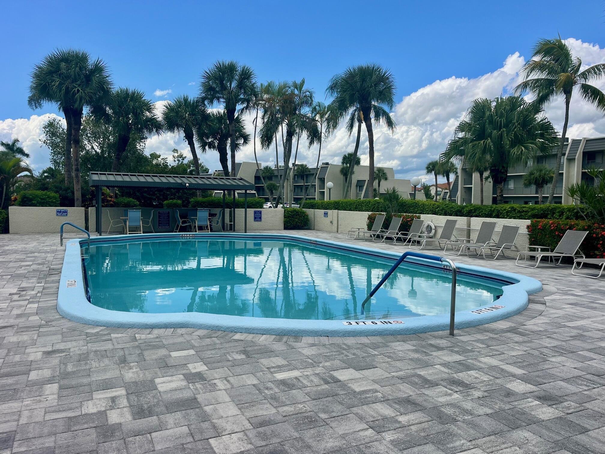 FOUNTAINS OF PALM BEACH CONDO 7 - Residential