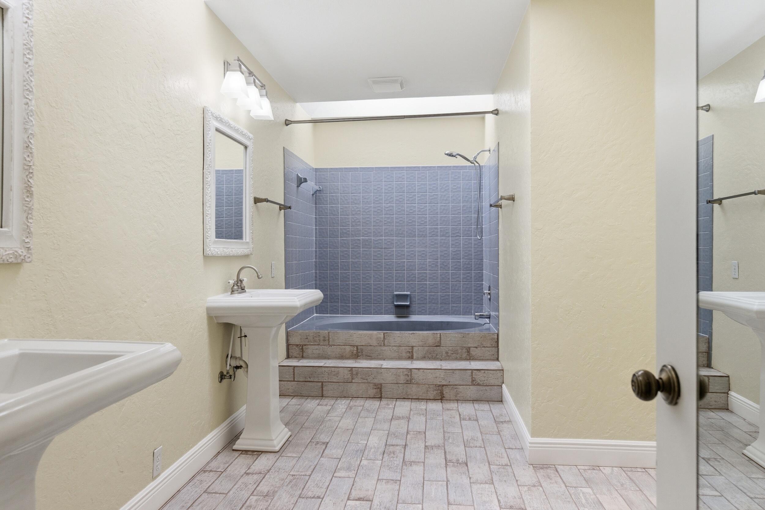 LAKES OF DEER CREEK CONDO - Residential