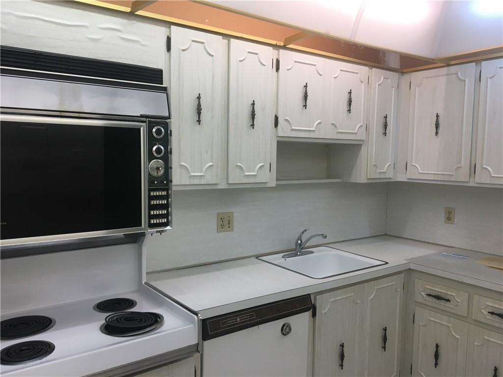 NO 30 PALM-AIRE COUNTRY CLUB - Residential Lease
