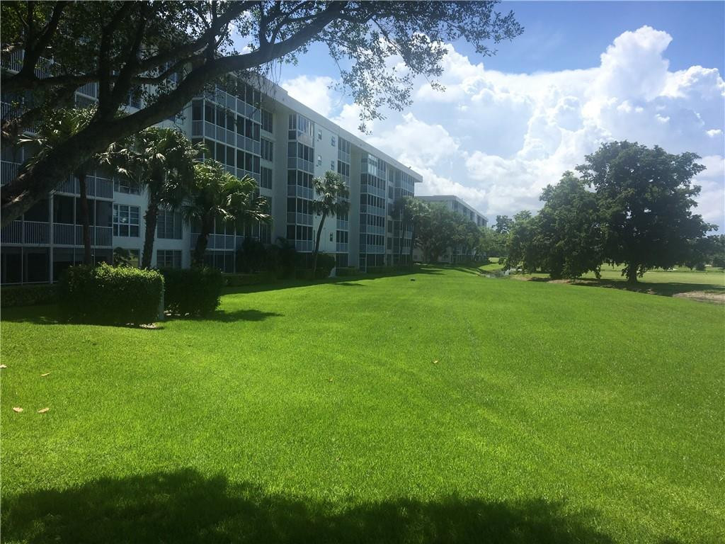NO 30 PALM-AIRE COUNTRY CLUB - Residential Lease