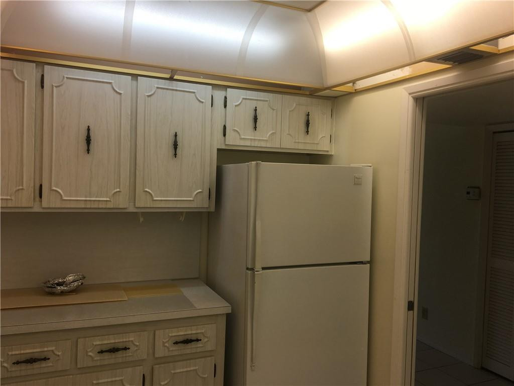 NO 30 PALM-AIRE COUNTRY CLUB - Residential Lease