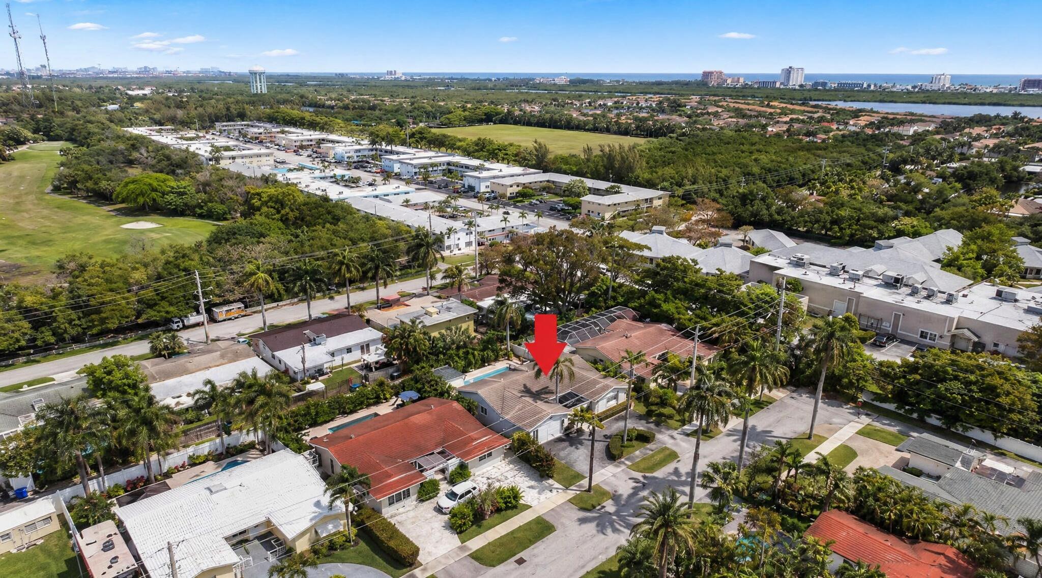 COUNTRY CLUB HOMES - Residential Lease
