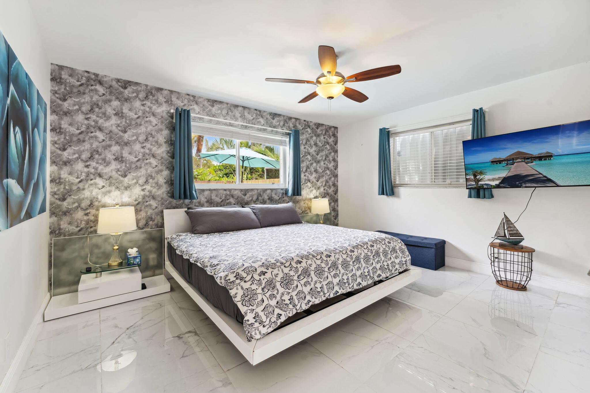 COUNTRY CLUB HOMES - Residential Lease