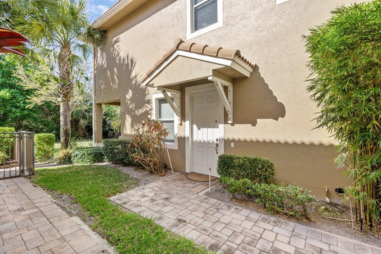 PALOMA - Residential Lease