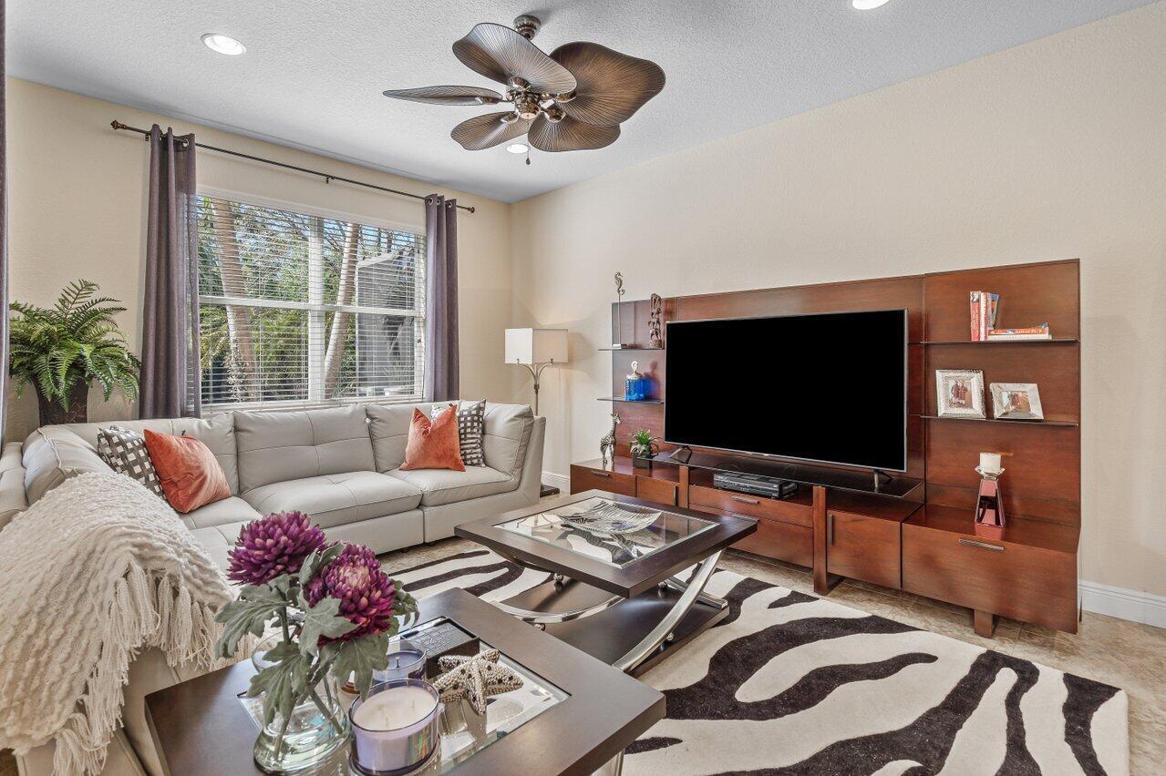 PALOMA - Residential Lease