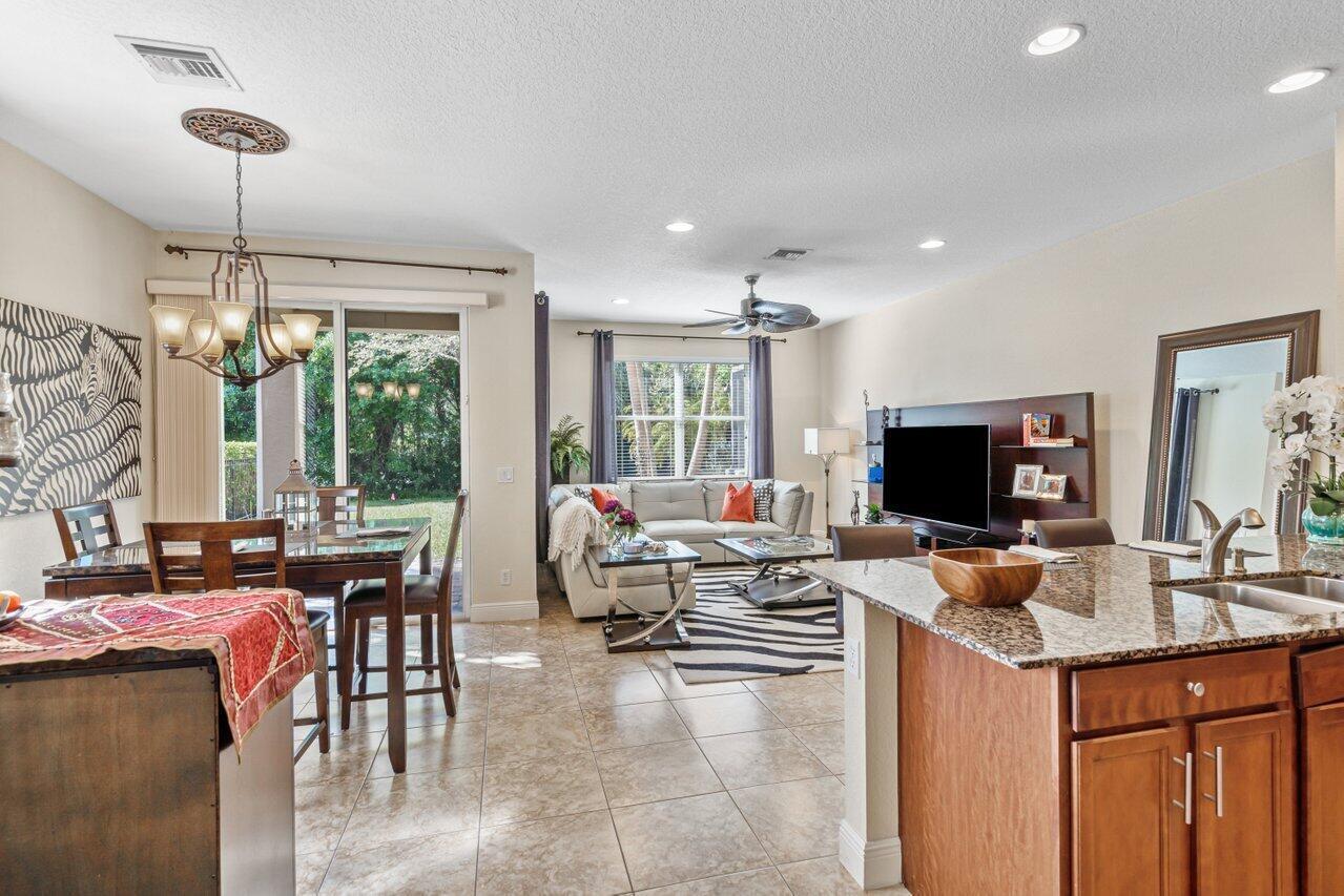 PALOMA - Residential Lease