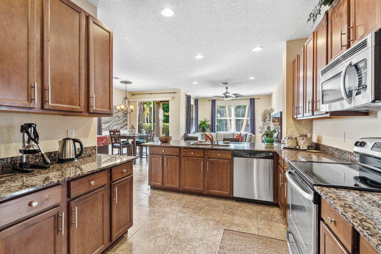 PALOMA - Residential Lease