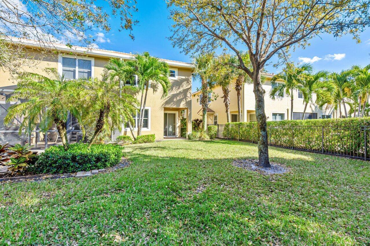 PALOMA - Residential Lease
