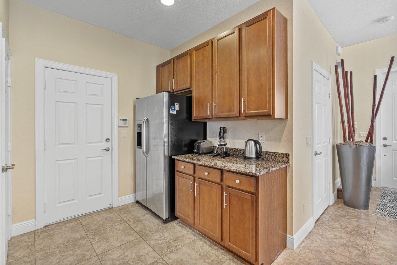 PALOMA - Residential Lease