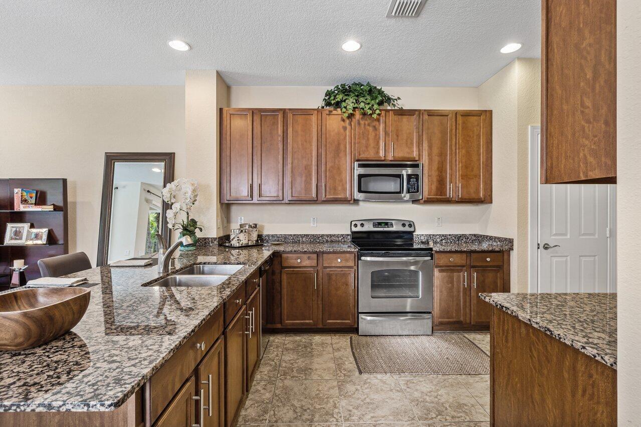 PALOMA - Residential Lease