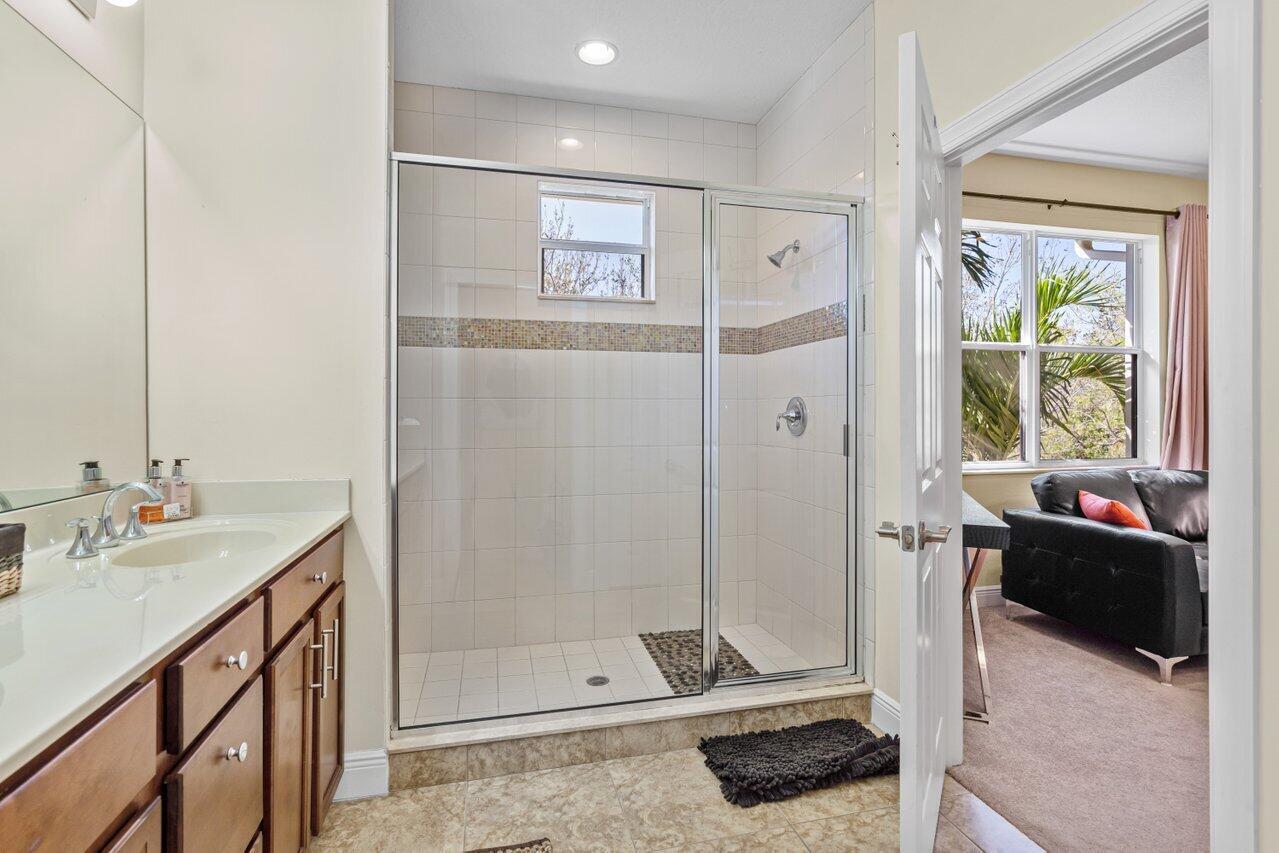PALOMA - Residential Lease