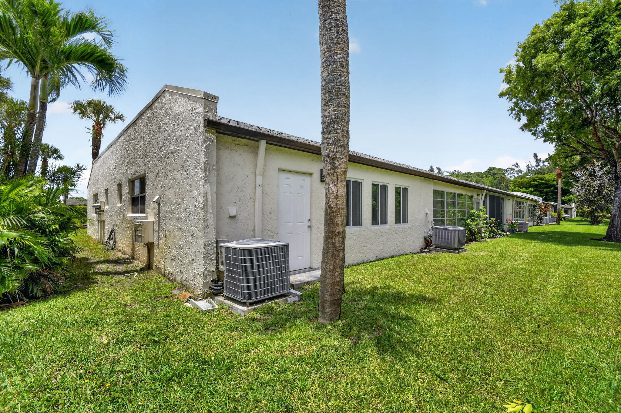 GOLDEN LAKES - Residential