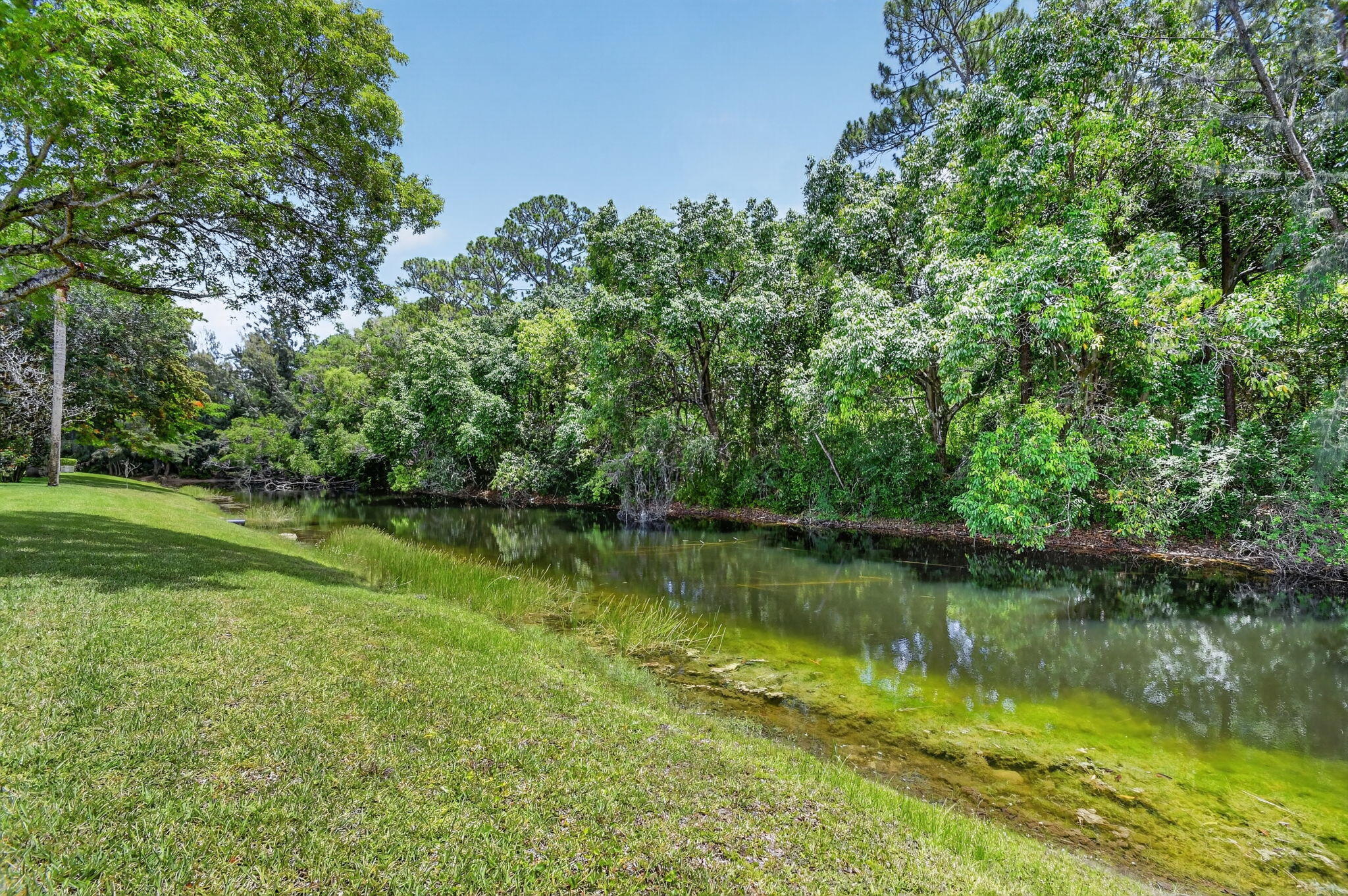 GOLDEN LAKES - Residential