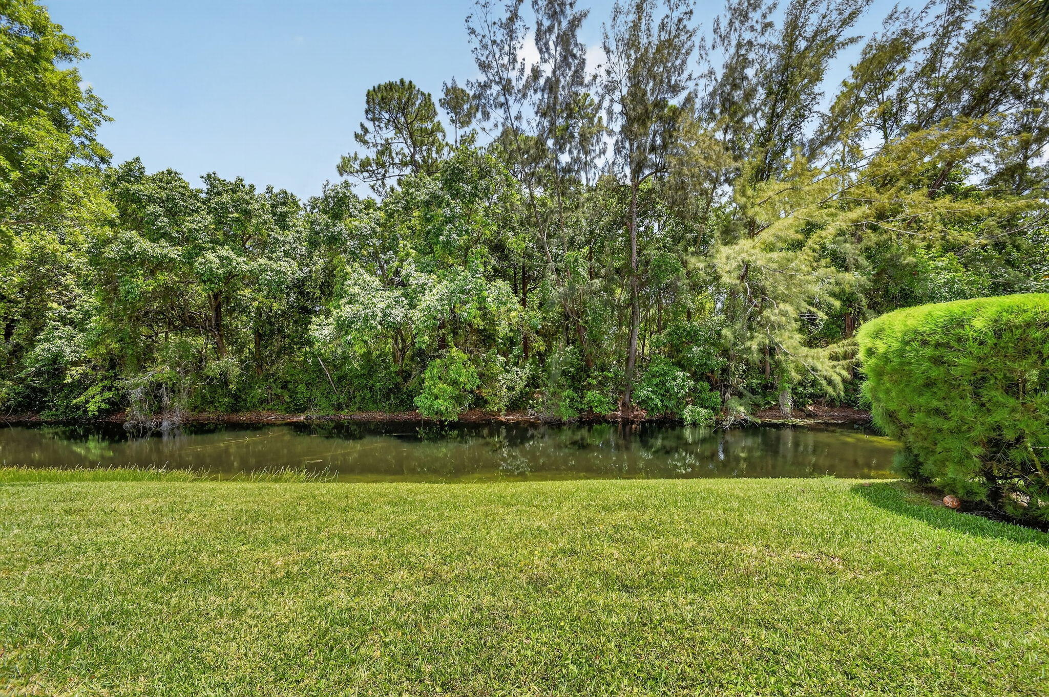 GOLDEN LAKES - Residential