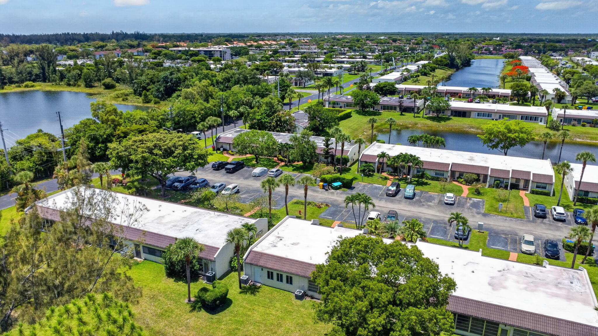 GOLDEN LAKES - Residential