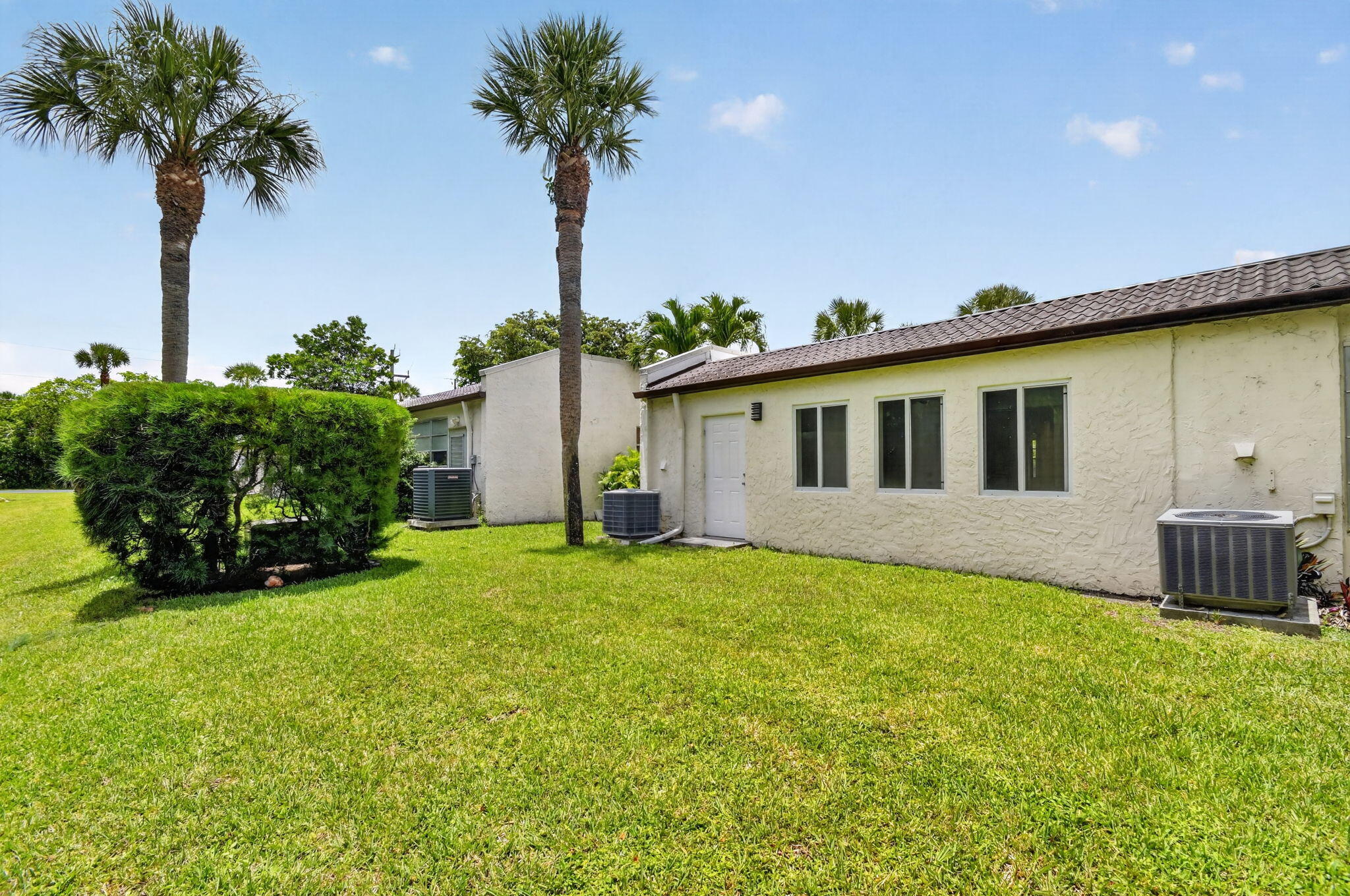 GOLDEN LAKES - Residential