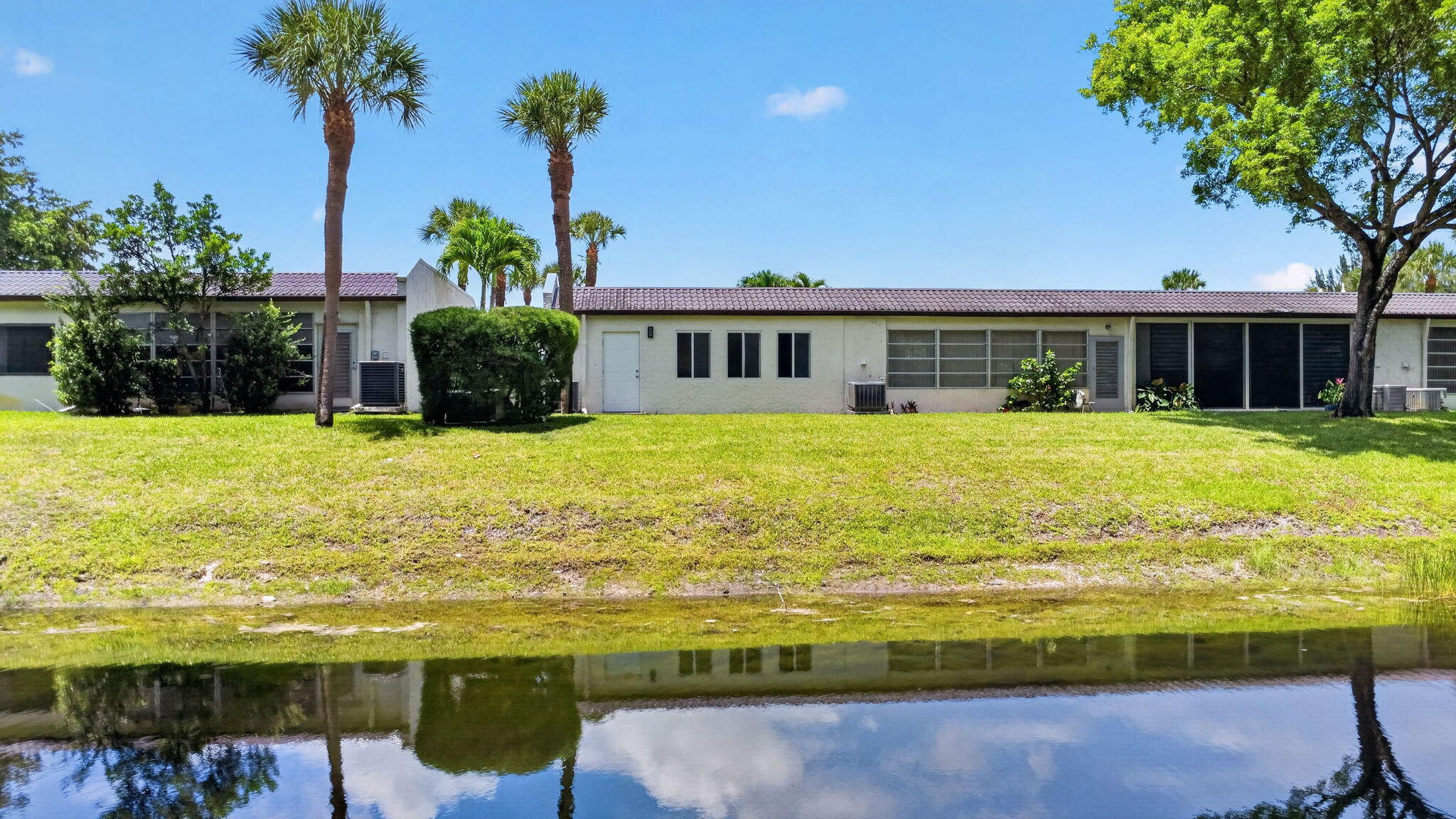 GOLDEN LAKES - Residential
