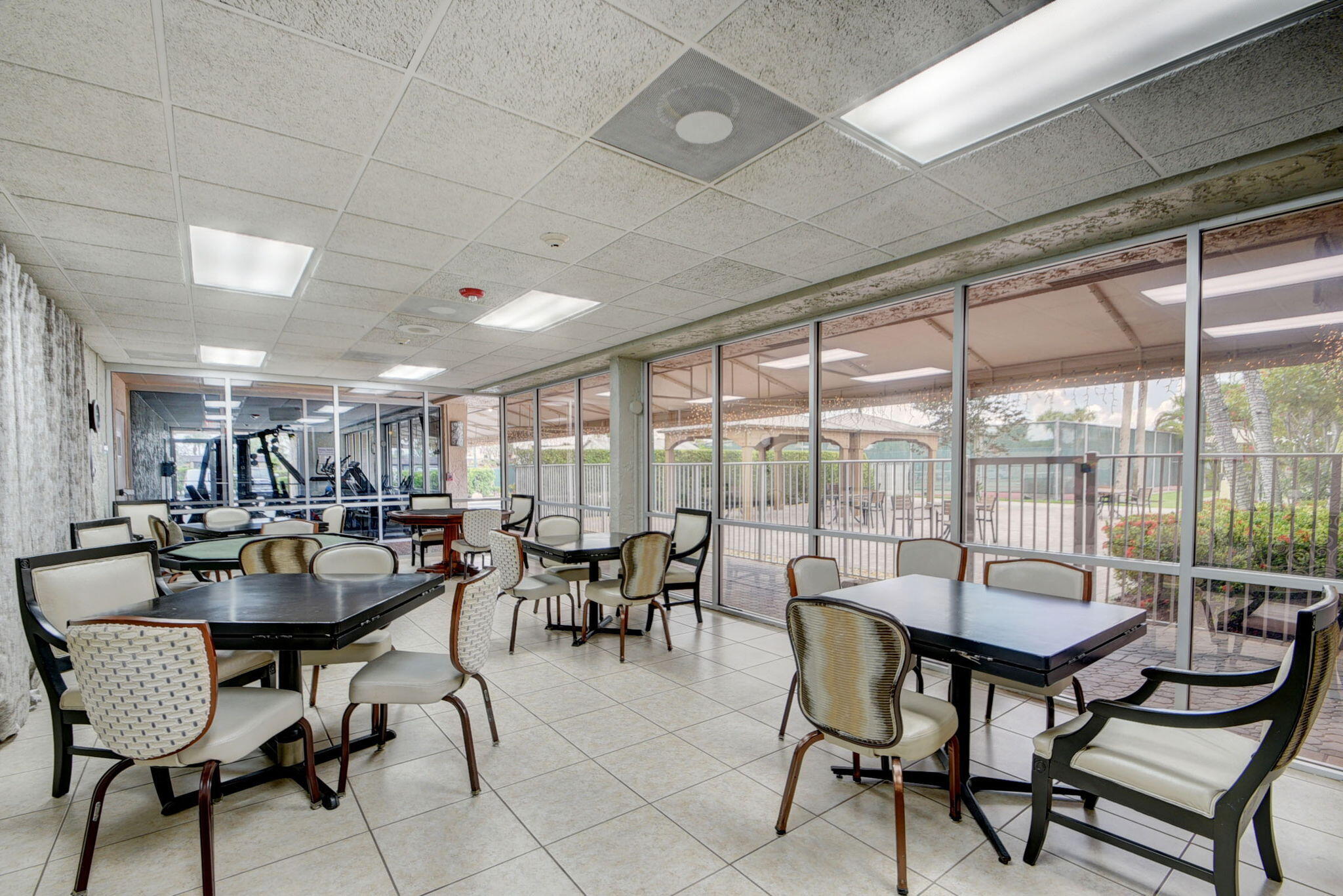 GOLDEN LAKES - Residential